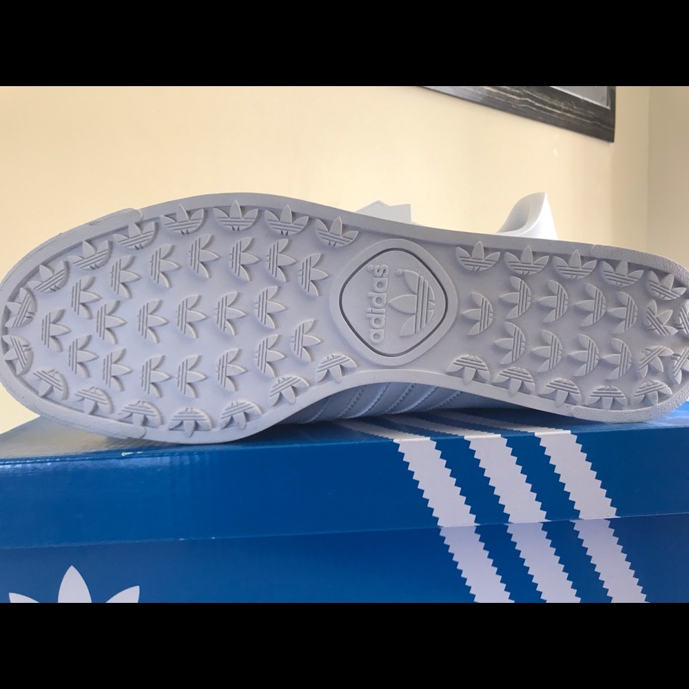 Adidas Samoas brand new never worn